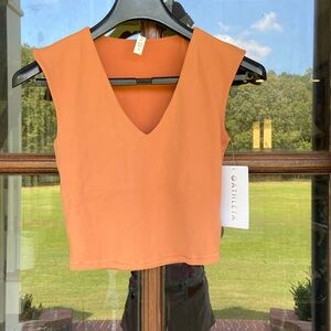 Athleta Transcend Cropped Tee. NWT.‎ Size XS